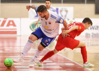 Juanqui ante Santa Coloma