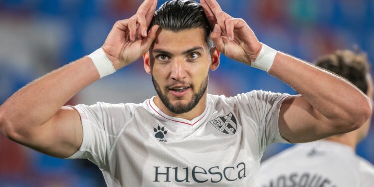 Rafa Mir con la SD Huesca